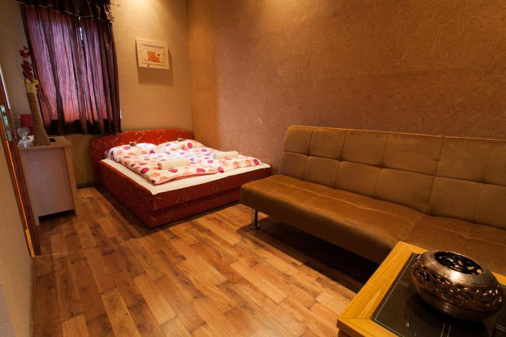 Bed and Breakfast Malom Club Panzio Baja Exteriér fotografie